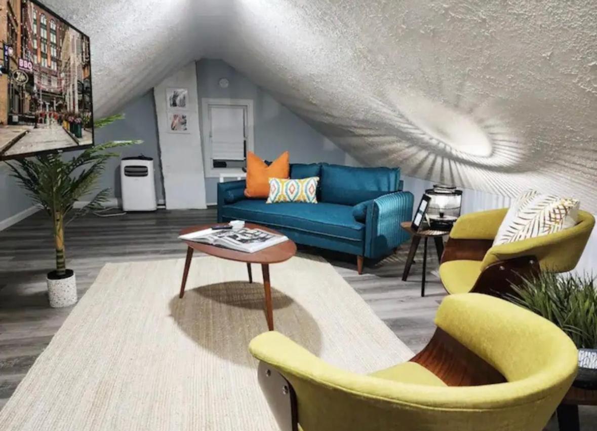 Attic Retreat 5 Minutes From Westside Market Cleveland Extérieur photo
