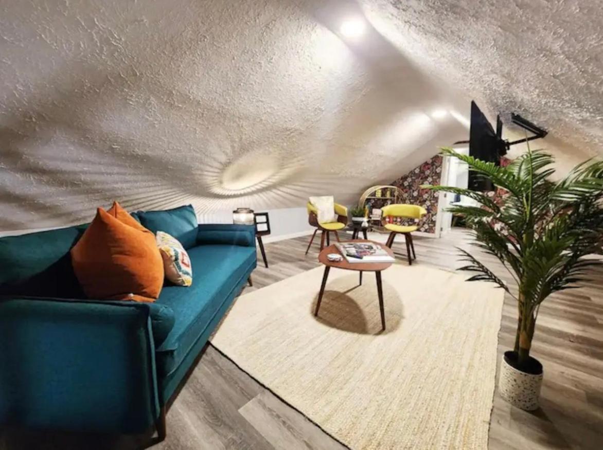 Attic Retreat 5 Minutes From Westside Market Cleveland Extérieur photo